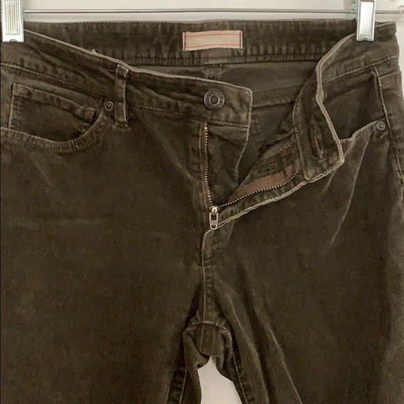 EUC Uniqlo olive green corduroy skinny pants size 26 - Picture 7 of 8
